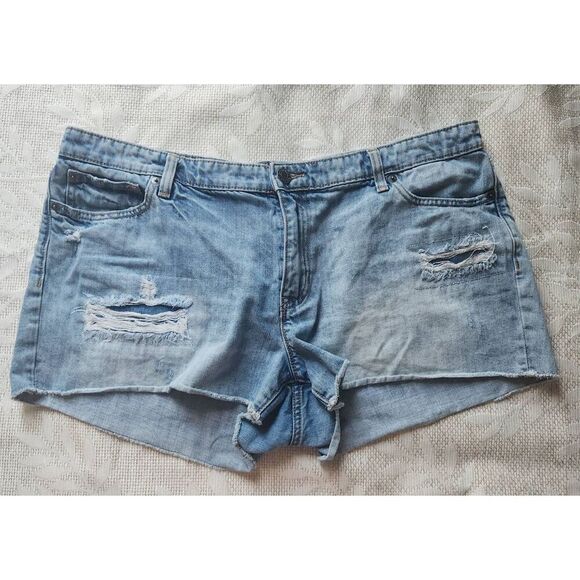 R19  GAP Sexy Boyfriend distressed ripped short shorts - Picture 1 of 7